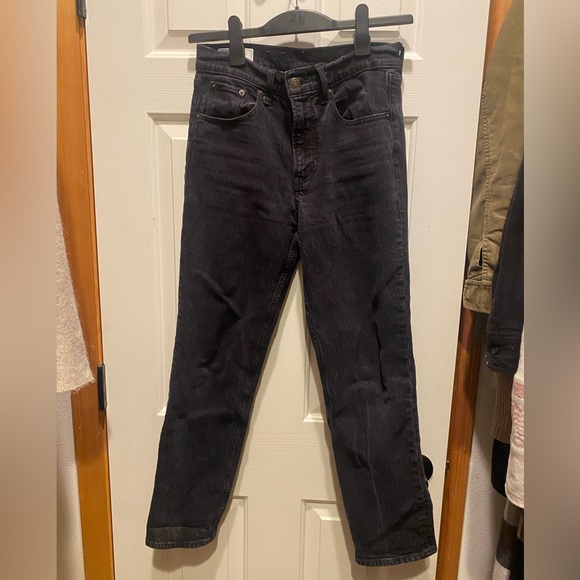 GAP SHY HIGH STRAIGHT BLACK DENIM JEAN - Picture 1 of 2